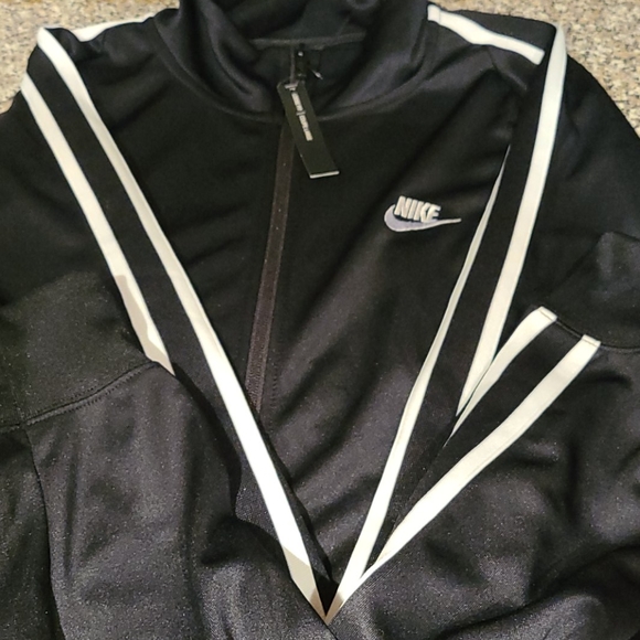 Nike Other - Nike men zip jacket xl tall loose fit NWT firm 44
